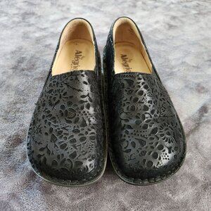 Alegria Black Floral Embossed Leather Slip-On Shoes Size 38 EU/7.5-8 US Comforta